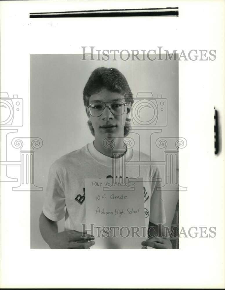 1990 Press Photo New York-Auburn High School track runner, Tony Kovalczik- Historic Images