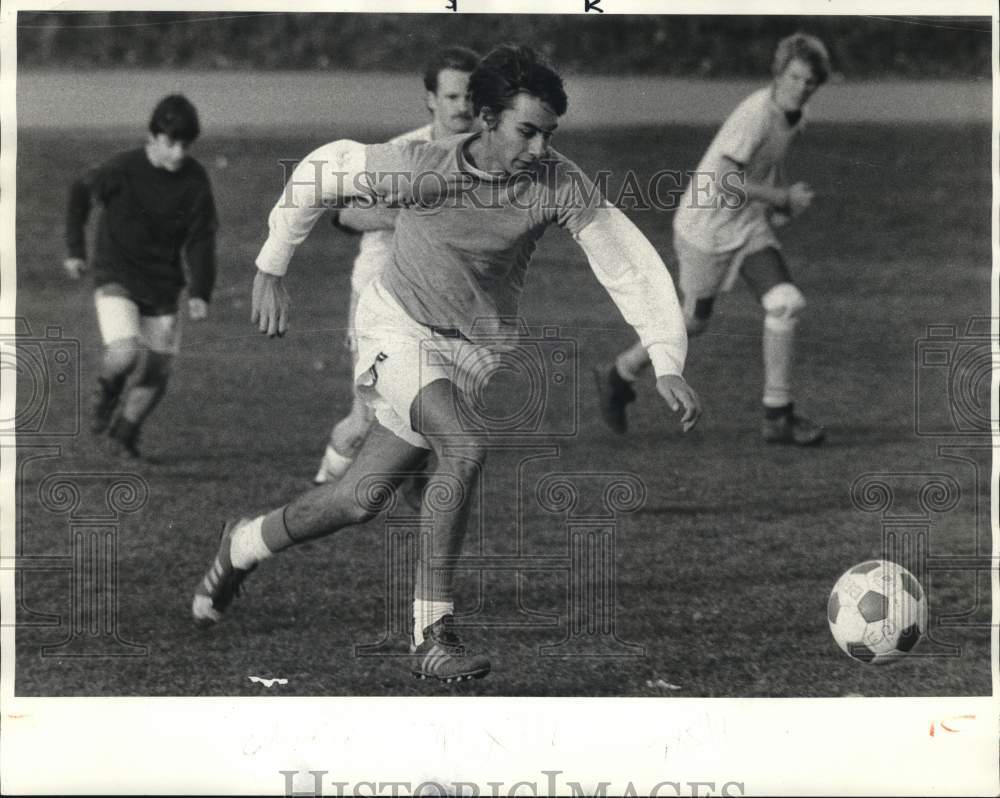 1985 Press Photo Andy Kogut of Fabius, in Soccer Game - sya70193- Historic Images