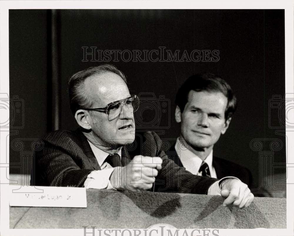 1986 Press Reps. Robert A. Roe &amp; Bill Nelson at the Kennedy Space Center, Fla.- Historic Images