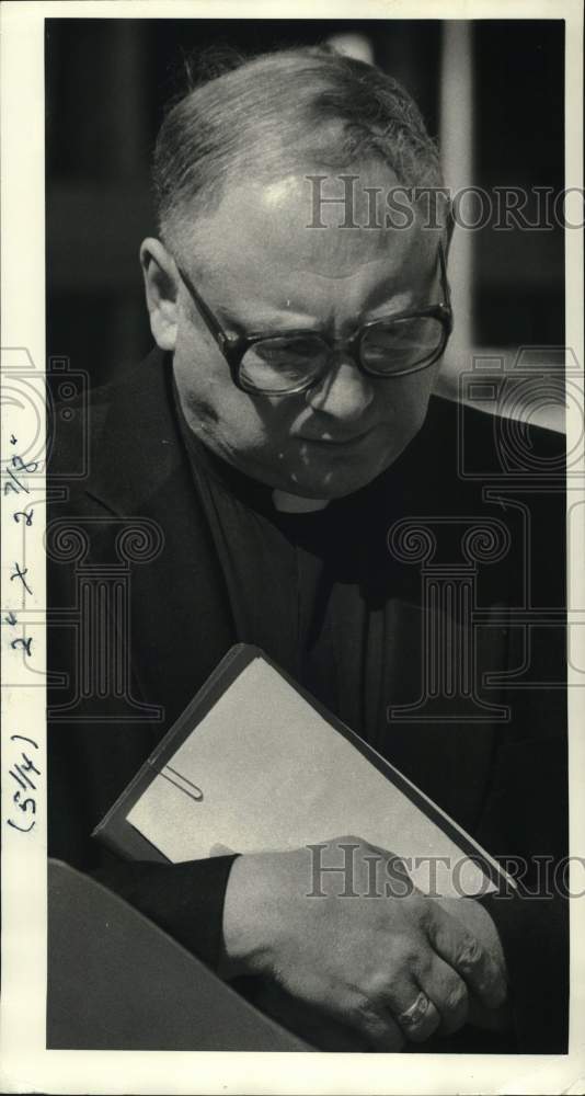 1984 Press Photo Bishop Thomas Costello - sya73445- Historic Images