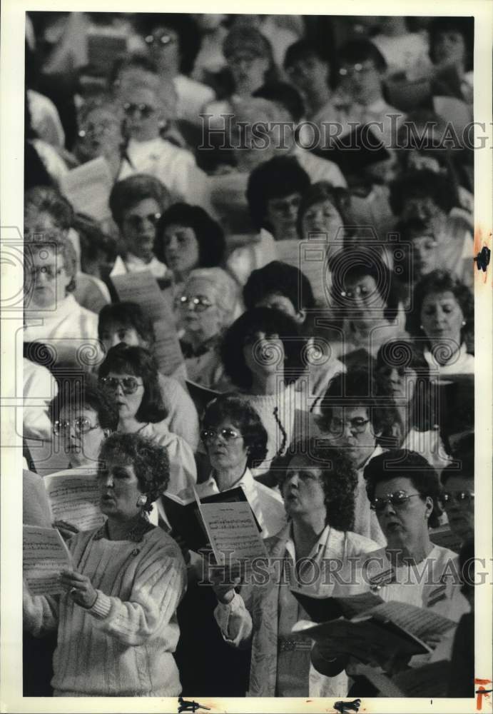 1989 Press Photo Choir sings at Carrier Dome for Billy Graham Crusade- Historic Images