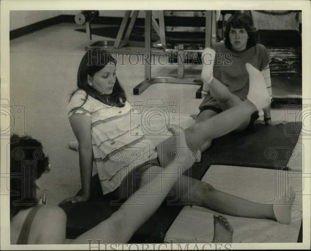 1984 Press Photo Students at Young Men's Christian Association Exercise Class- Historic Images