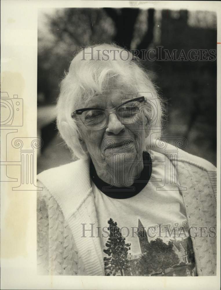 1984 Press Photo Kate Clugson in Closeup - sya78926- Historic Images