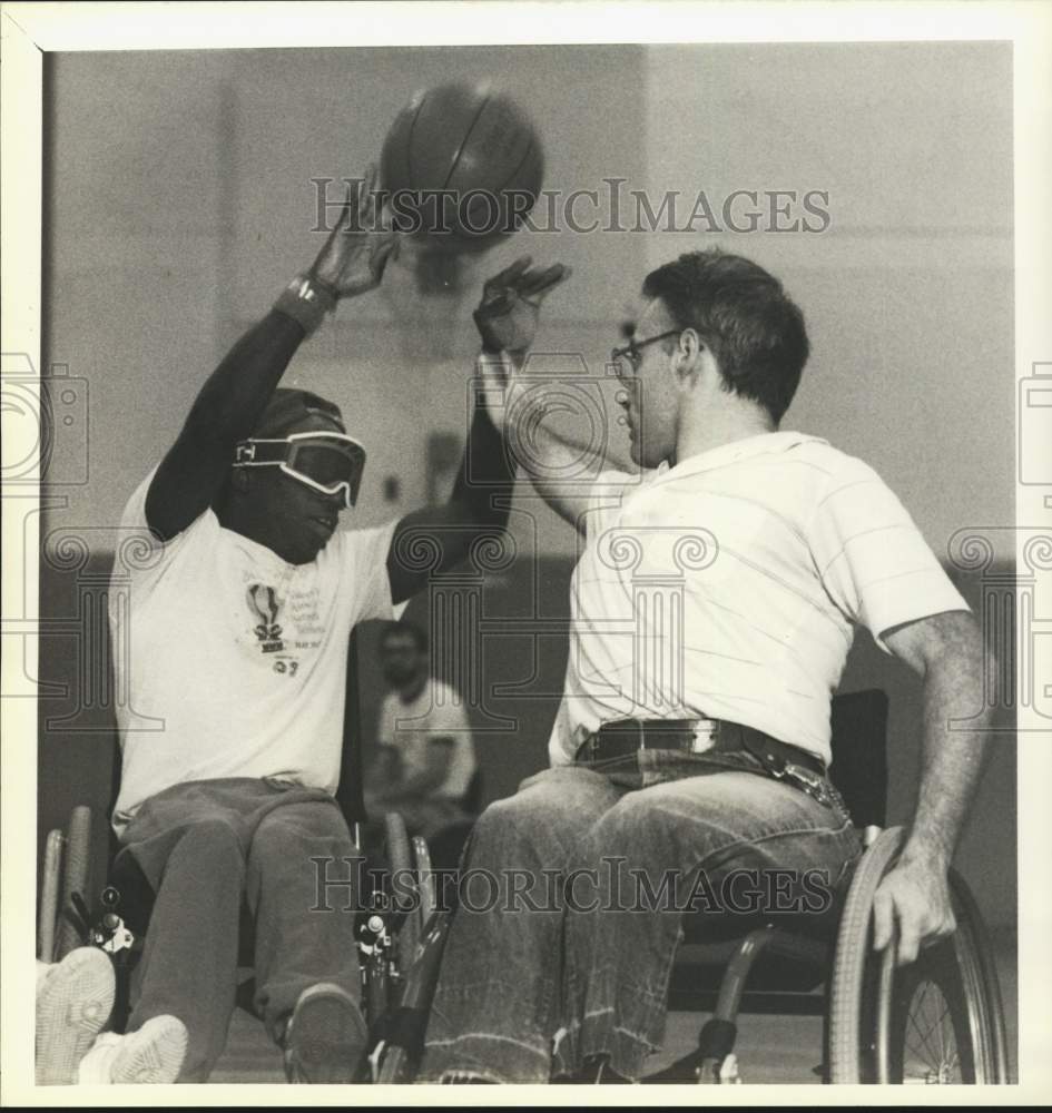 1988 Press Photo Syracuse Flyers Wheelchair Basketball Team Players at Game- Historic Images