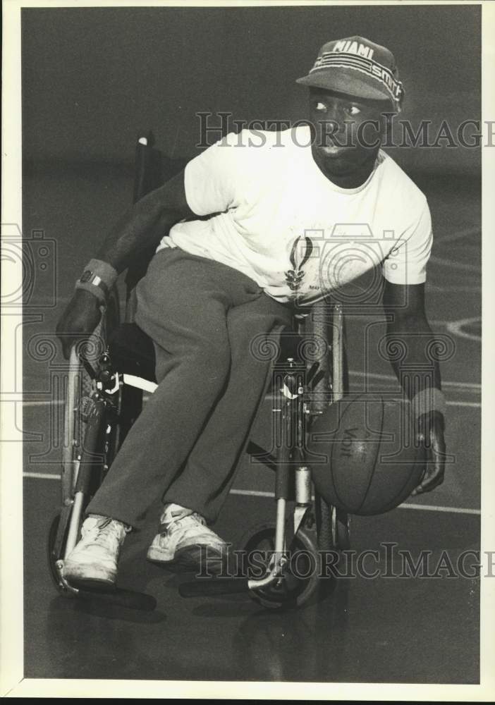 1988 Press Photo Robert Seay, Syracuse Flyers Wheelchair Basketball Team Player- Historic Images