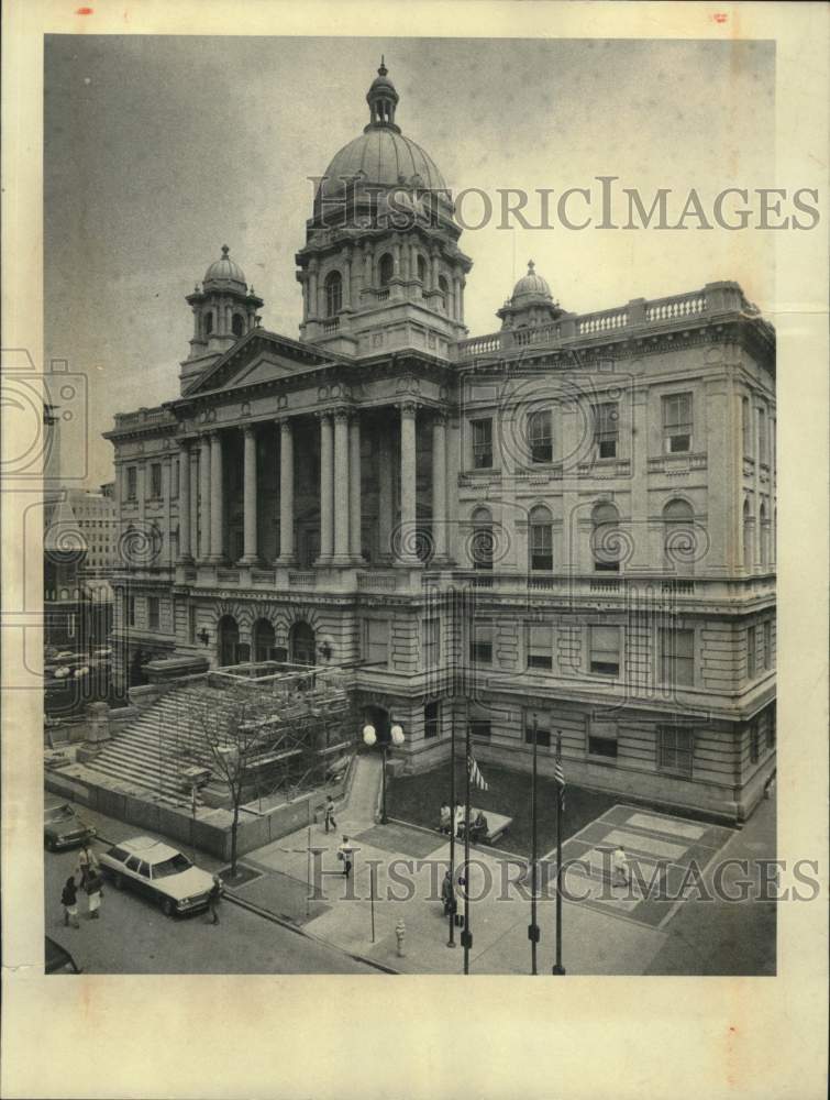 1982 Press Photo Exterior of Onondaga County Courthouse in New York - sya83060- Historic Images