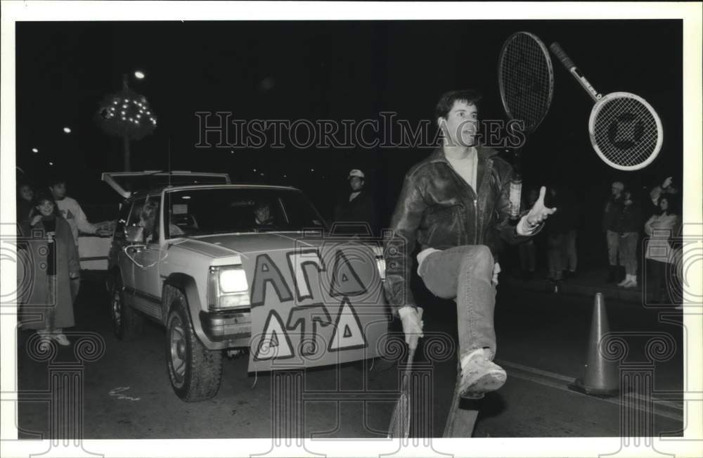 1989 Press Photo Syracuse University Student Adam Friedman at Homecoming Parade- Historic Images