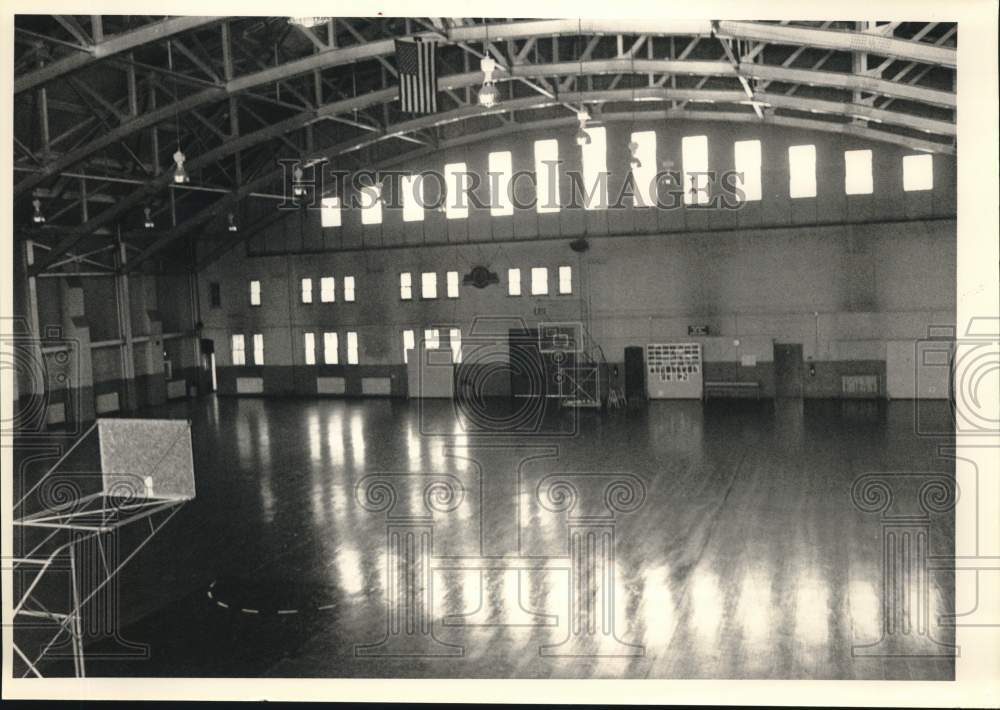 1988 Press Photo Interior of the Main Hall of the National Guard Armory- Historic Images