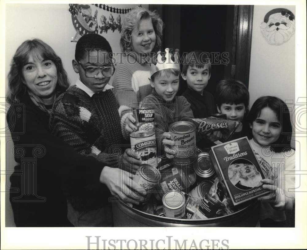 1989 Press Photo New York-Meachem Elementary school kids collect food- Historic Images