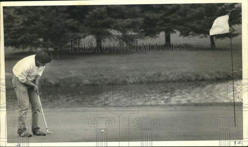 1984 Press Photo Golfer Toshiya Miura at Seven Oaks Course in Hamilton, New York- Historic Images