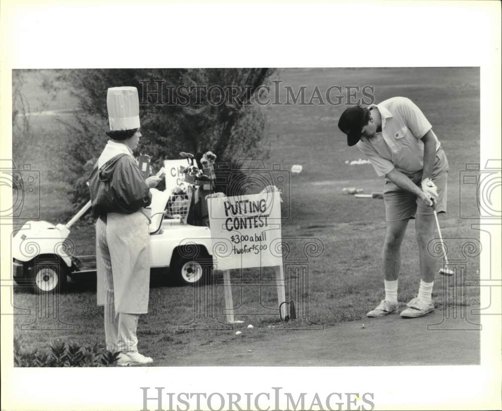 Press Photo Ellen Fitzgibbons McCloskey with Golfer Larry O&#39;Brien Jr. in Oswego- Historic Images