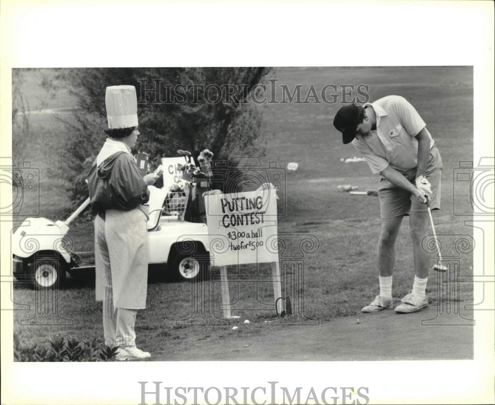 Press Photo Ellen Fitzgibbons McCloskey with Golfer Larry O'Brien Jr. in Oswego- Historic Images
