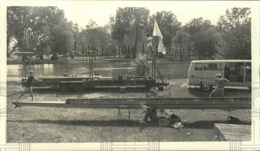 1986 Press Photo Long Branch Road Regatta Practice at Syracuse University- Historic Images