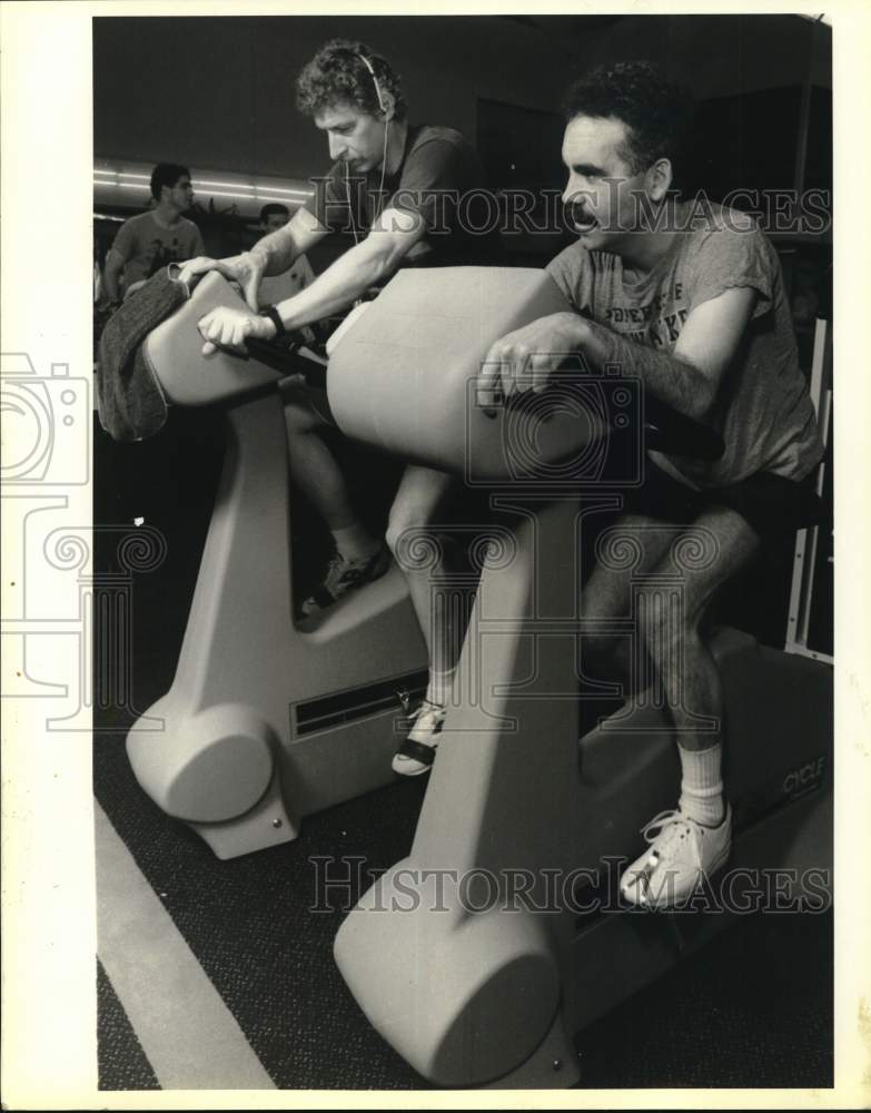 Press Photo Heart Transplant patient Bruce Murray at Sundown Club in DeWitt- Historic Images