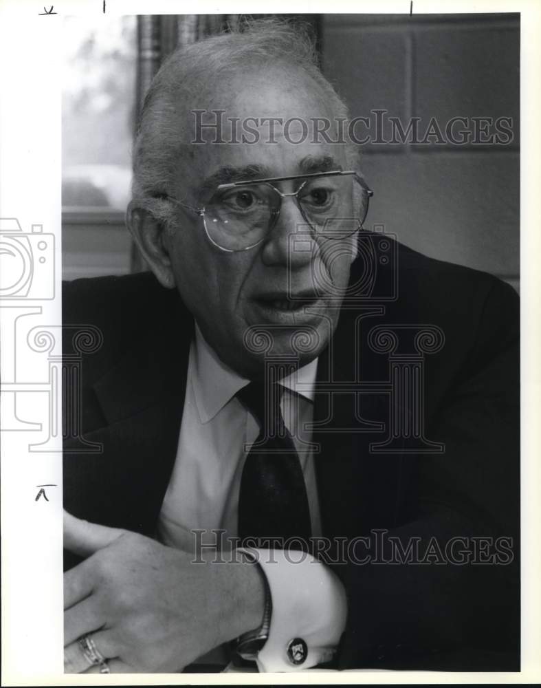 1992 Press Photo New York- Donald Mitgang, IRS Regional Director - sya91037- Historic Images