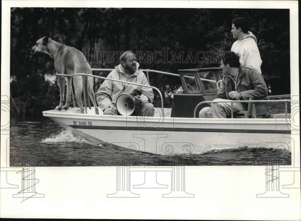 1984 Press Photo Syracuse University Crew Coach Bill Sanford on Boat - sya92089- Historic Images