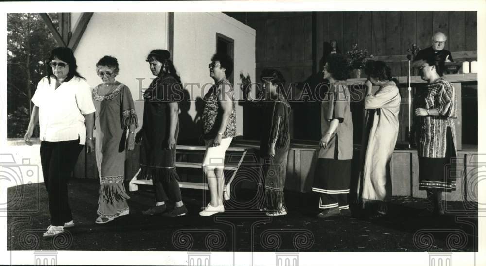 1988 Press Photo Native American Women Dance at National Kateri Feast Day- Historic Images