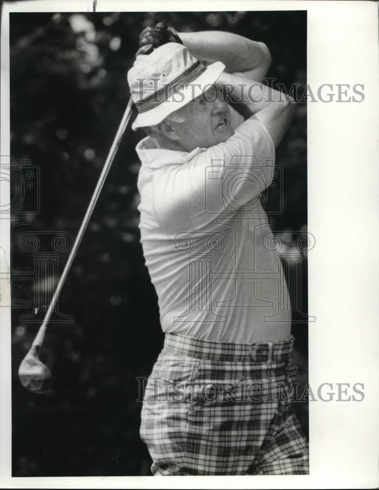 1984 Press Photo District Amateur Golfer Tony Langan tees off 5th hole- Historic Images