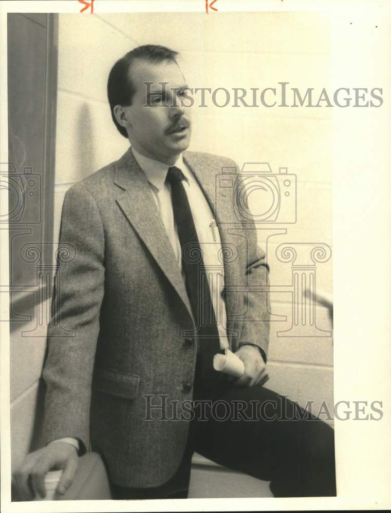 1986 Press Photo Philadelphia Flyers Hockey Coach Mike Keenan - sya98103- Historic Images