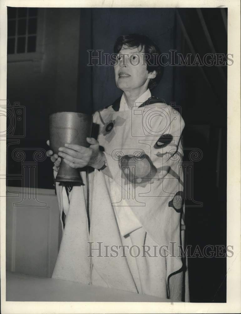 1976 Press Photo Reverend Betty Schiess at Church Service - sya98985- Historic Images