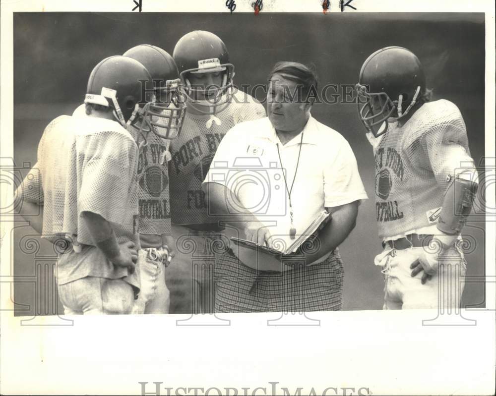 1985 Press Photo Gino Alberici, Port Byron Football with Players- Historic Images