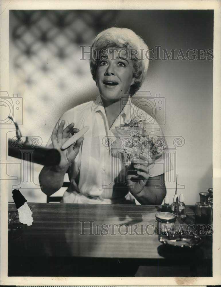 1959 Press Photo Betty Hutton on &quot;The Betty Hutton Show&quot; - syb00117- Historic Images