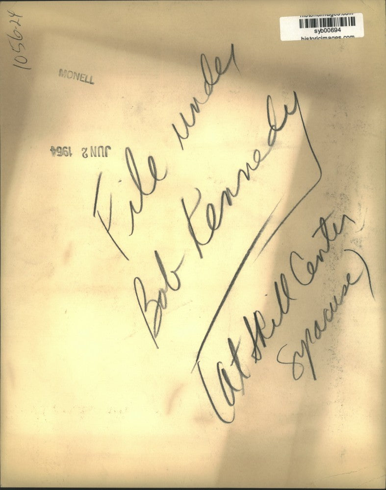 1964 Press Photo Robert Kennedy with student at skill center in Syracuse