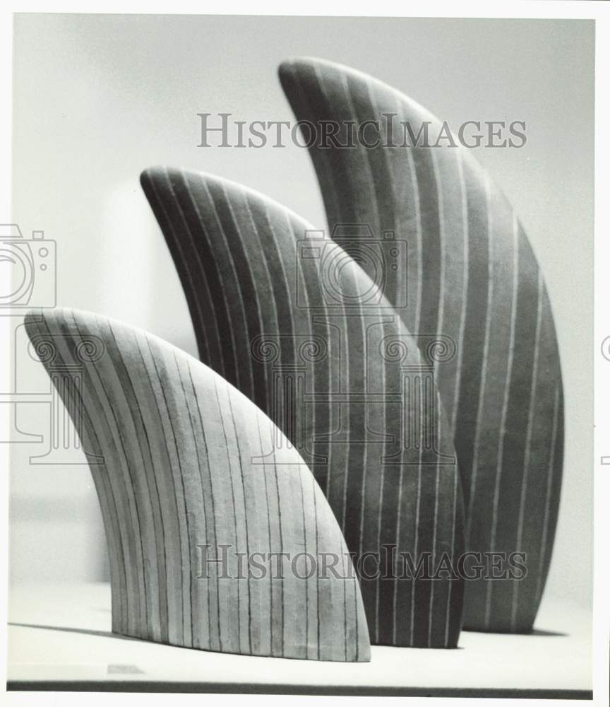 1992 Press Photo &quot;Changes,&quot; ceramic piece by Solvi Hurlen at Everson Museum, NY- Historic Images