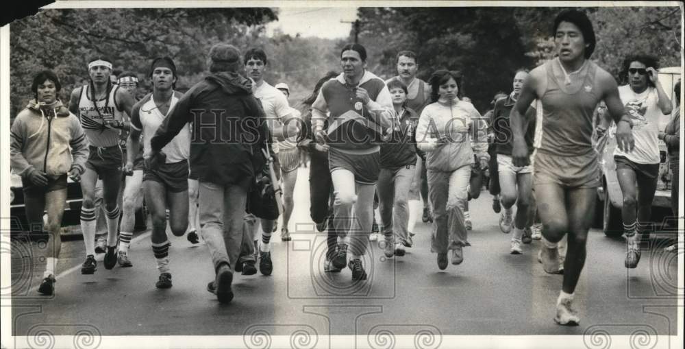 1984 Press Photo People at the start of the Great Jim Thorpe Longest Run- Historic Images