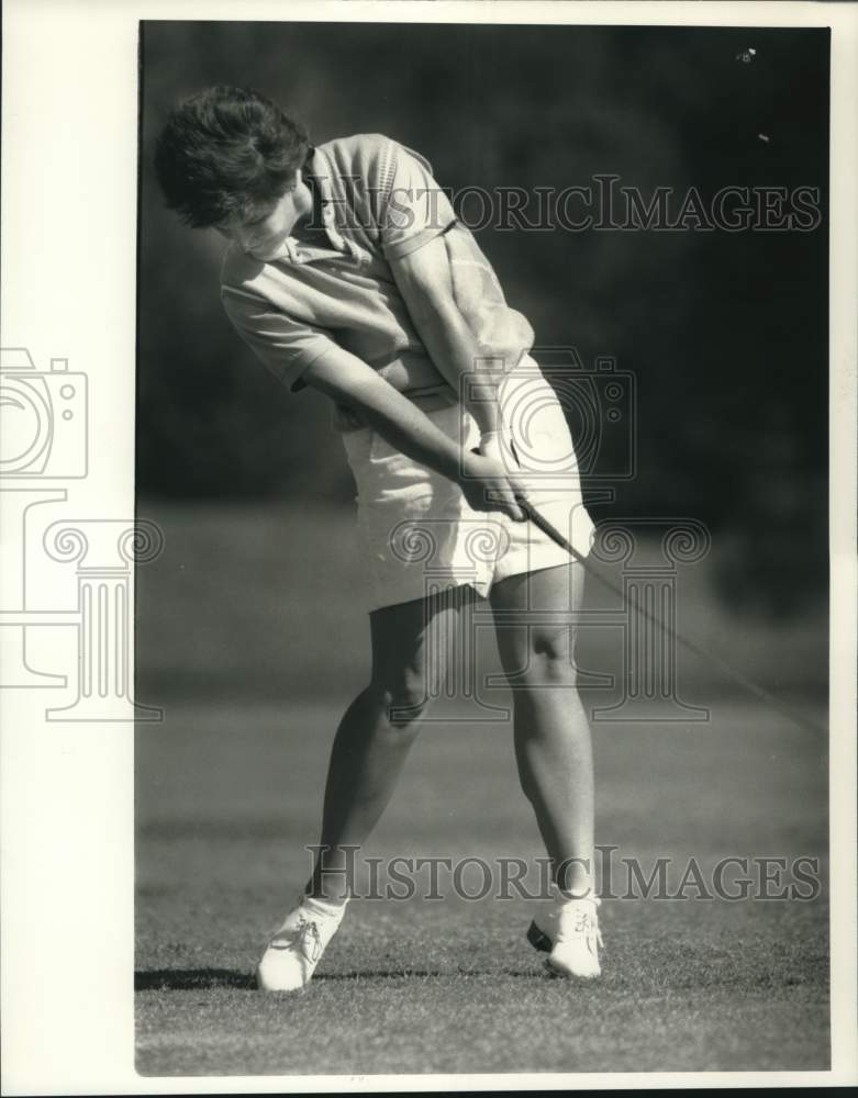 1989 Press Photo Golfer Val Skinner appears at Cavalry Club competition- Historic Images