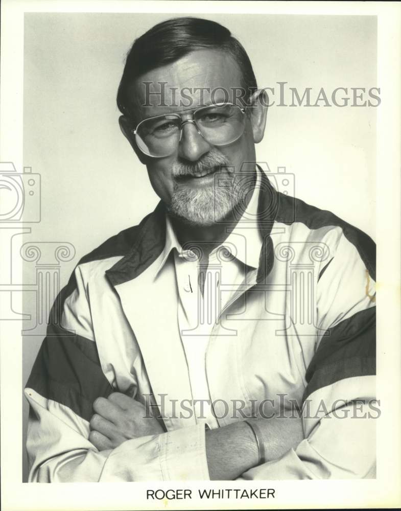 Press Photo Roger Whittaker poses for a portrait - syp00196- Historic Images