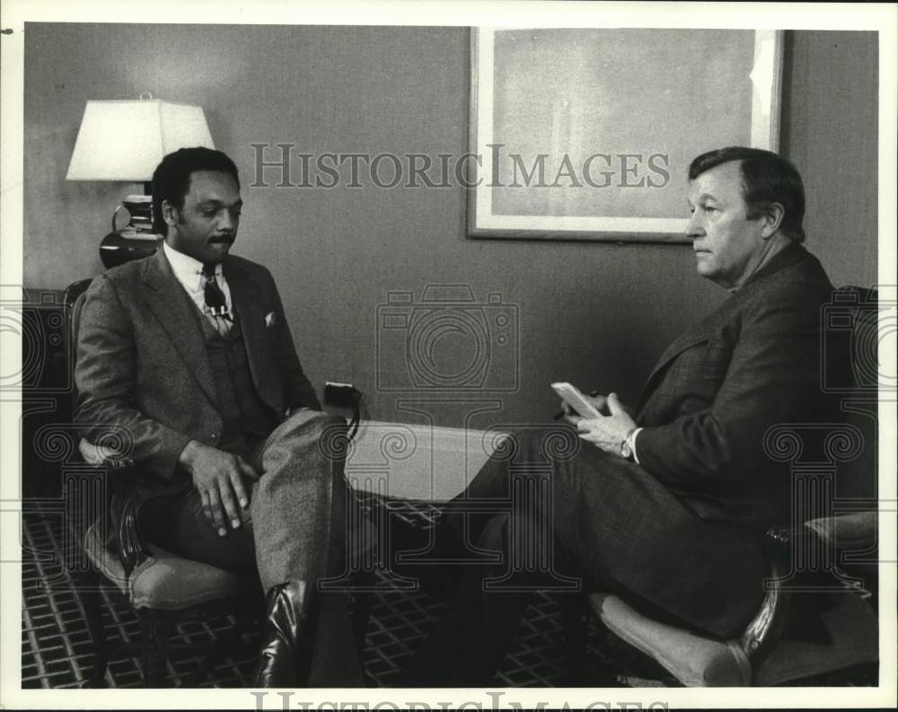 1984 Press Photo NBC News Chief Roger Mudd (Right) and Reverend Jesse Jackson- Historic Images