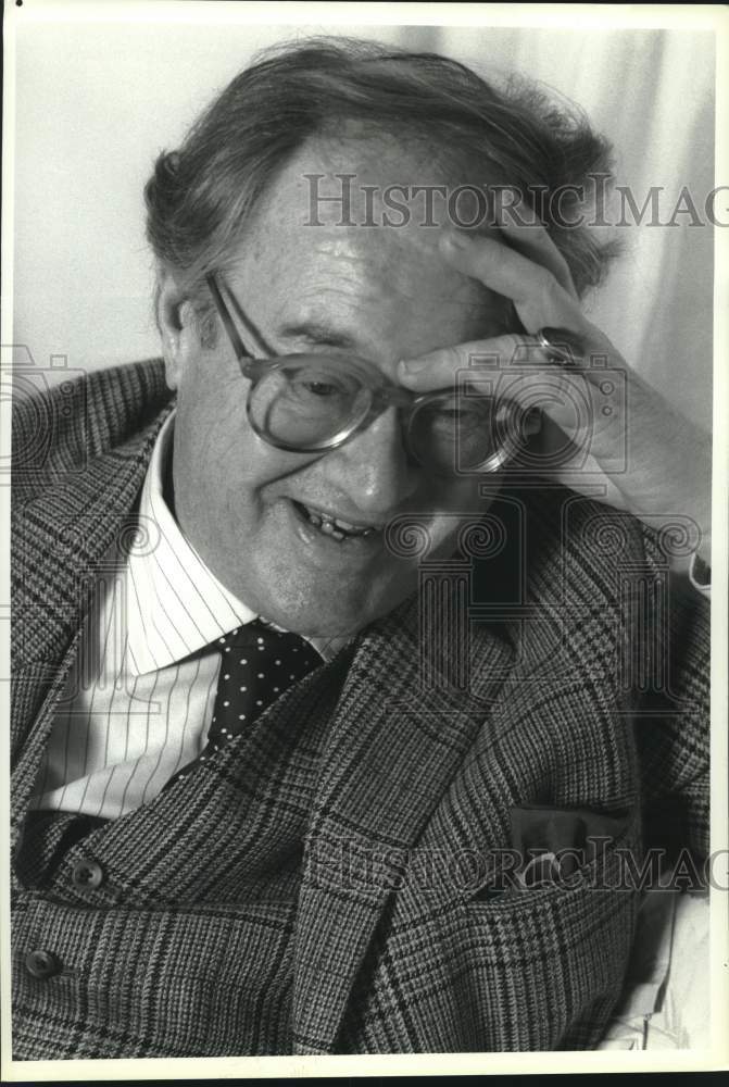 1989 Press Photo Author John Mortimer during a visit to New York - syp04732- Historic Images