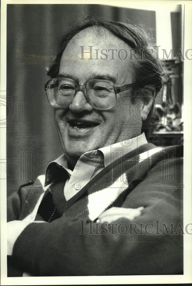 1984 Press Photo John Mortimer, creator and writer of &quot;Rumpole of the Bailey&quot;- Historic Images