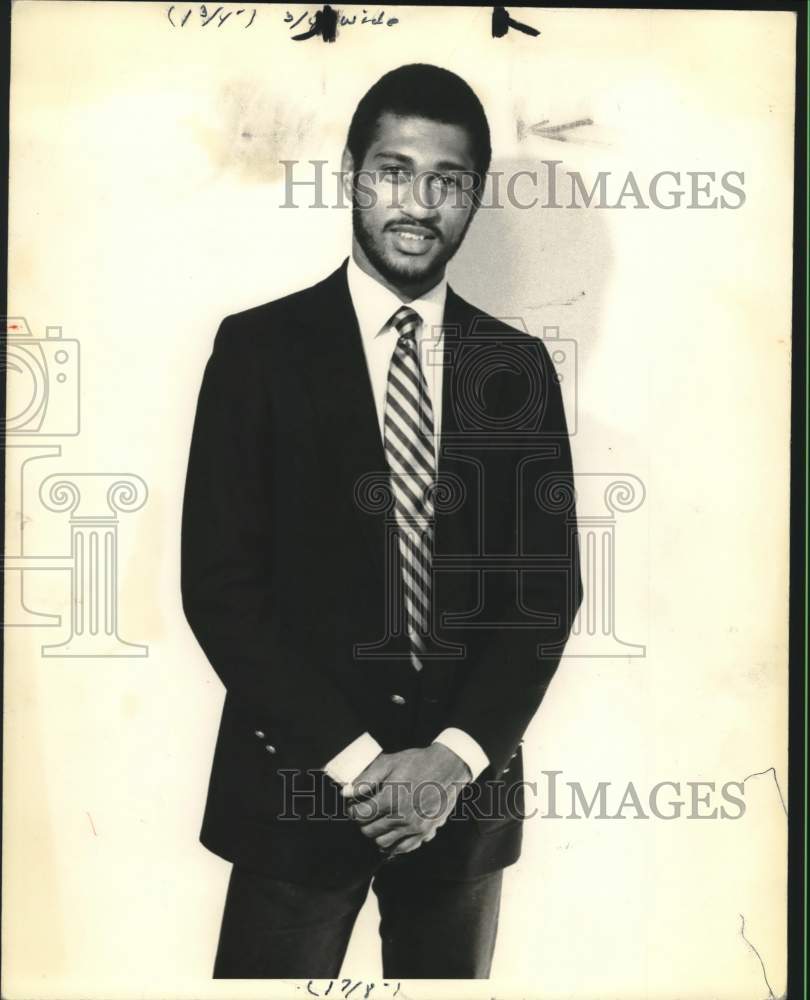 1981 Press Photo Robert G. Watson, candidate for City Board of Education- Historic Images