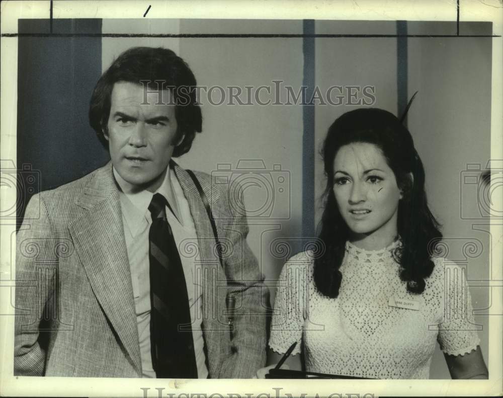 1972 Press Photo Laurence Luckinbill and Robert Strasser in televisions scene- Historic Images