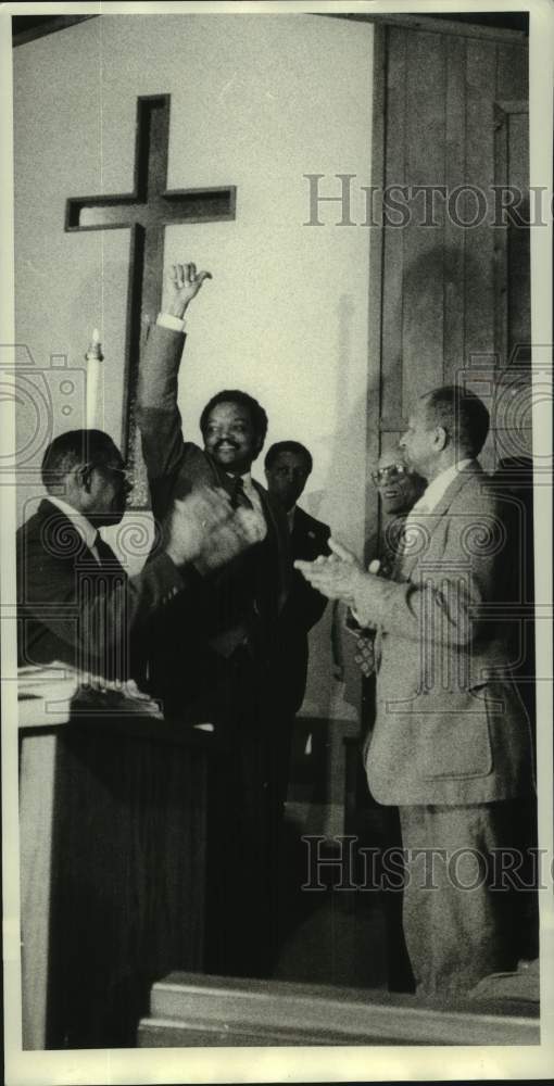 1984 Press Photo Jesse Jackson addresses congregation - syp06194- Historic Images