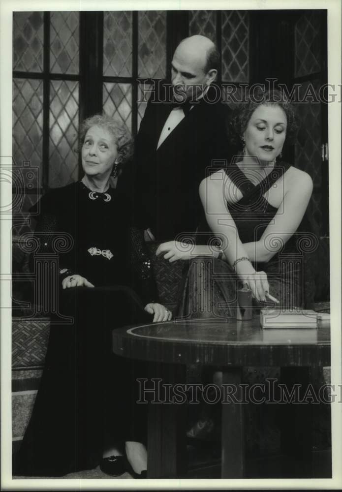 1990 Press Photo Scene From Syracuse Stage's Production of "Dangerous Corner"