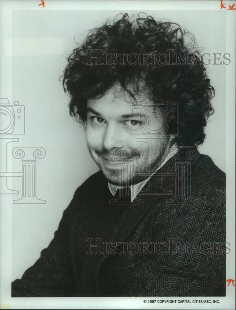 1987 Press Photo Curtis Armstrong in "Moonlighting" - syp09190- Historic Images