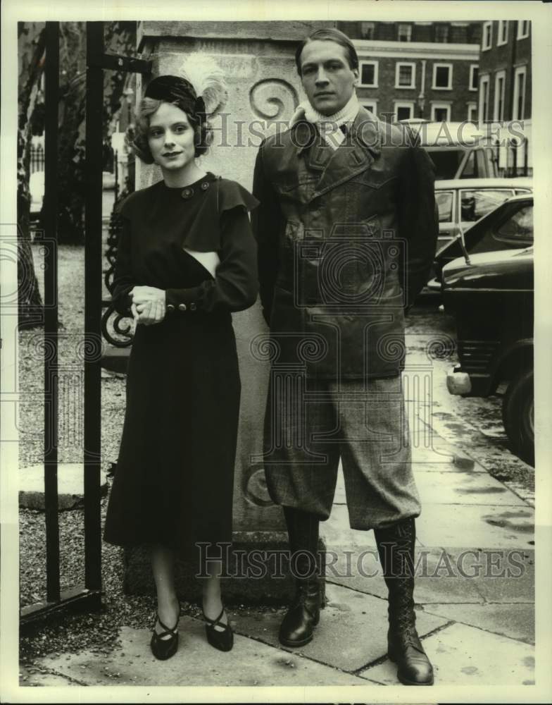 Press Photo Elizabeth Garvie and Andrew Bicknell in "Agatha Christie Mysteries"