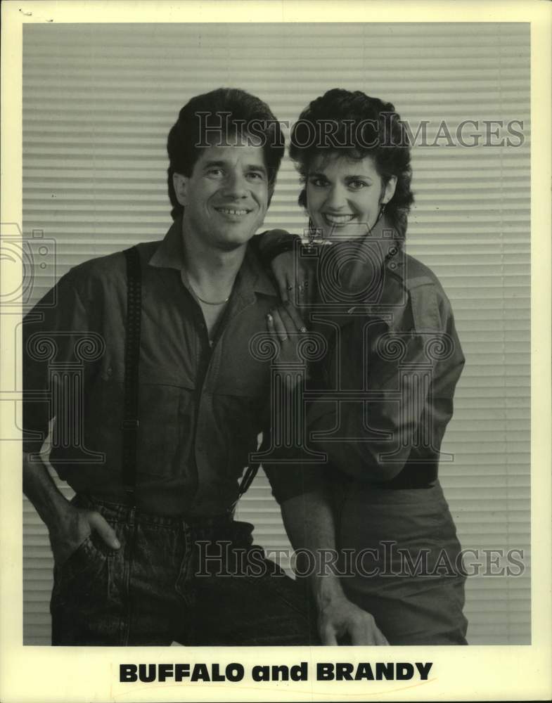 Press Photo Buffalo and Brandy music group - syp11492