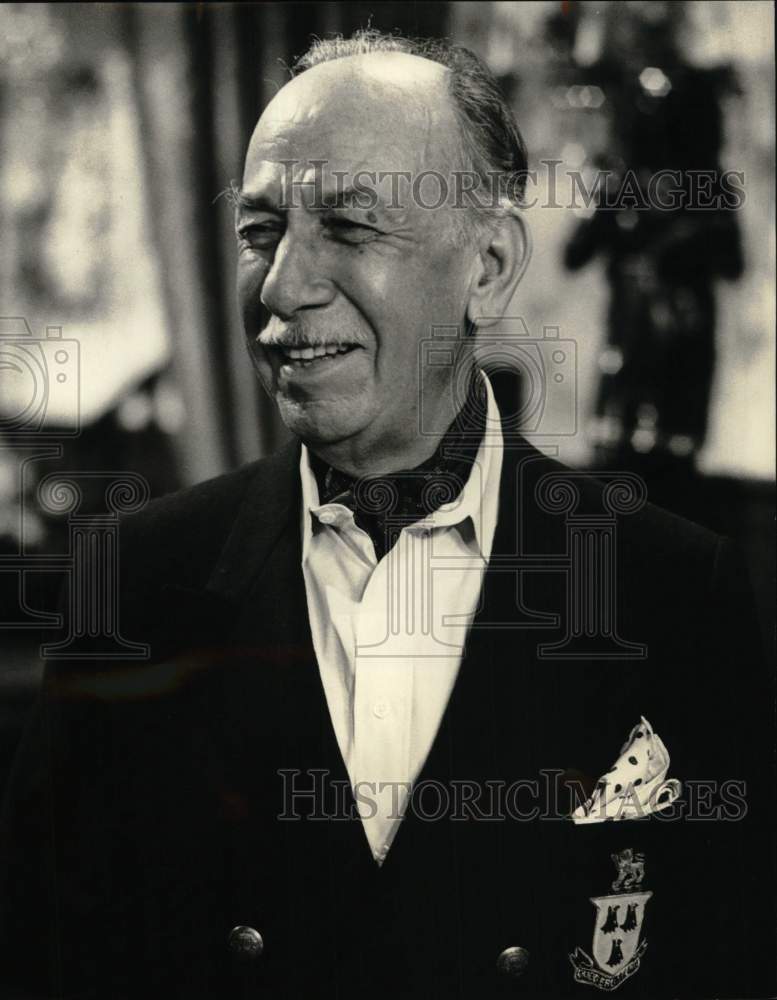1987 Press Photo Jose Ferrer in "Newhart" - syp12673- Historic Images