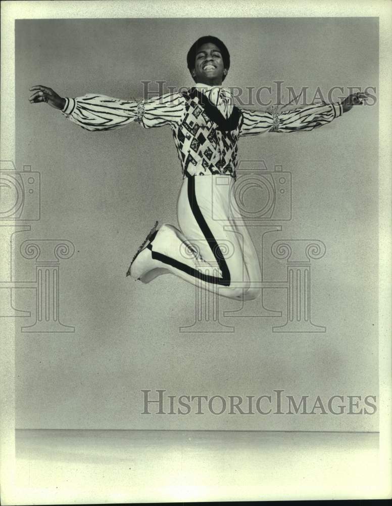 1973 Press Photo Ice Follies performer Atoy Wilson - syp14740- Historic Images