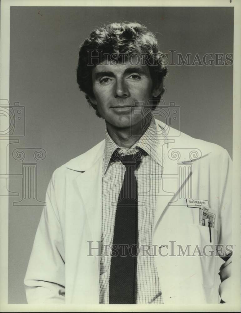 1982 Press Photo David Birney stars in "St. Elsewhere" - syp14928- Historic Images