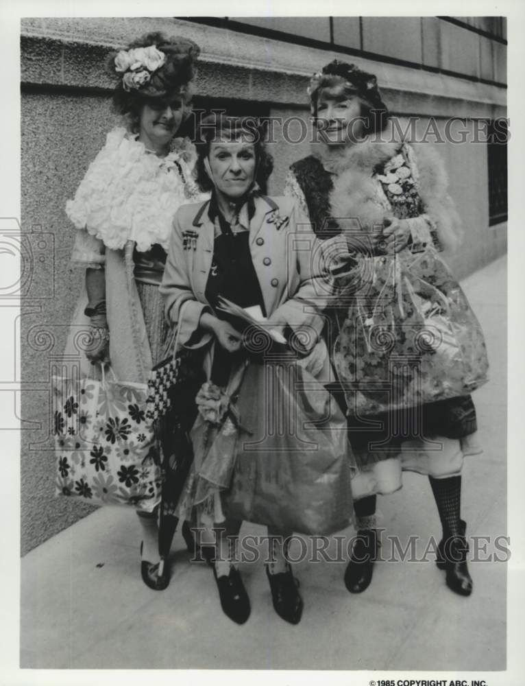 1985 Press Photo Jane Cronin, Nancy Walker &amp; Peggy Cass in &quot;Columbus Circle&quot;- Historic Images