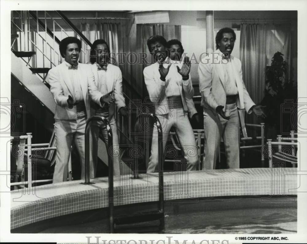 1985 Press Photo The Temptations star on &quot;The Love Boat&quot; - syp17229- Historic Images