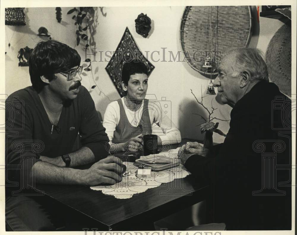 1985 Press Photo Israel-Walter Cronkite, Esther Shani and Mike Ginsburg- Historic Images