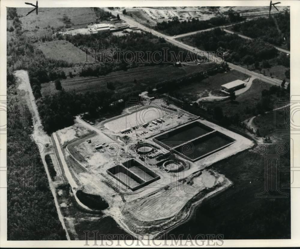 1975 Press Photo Miller Brewing Company and Treatment Plant in Aerial View- Historic Images