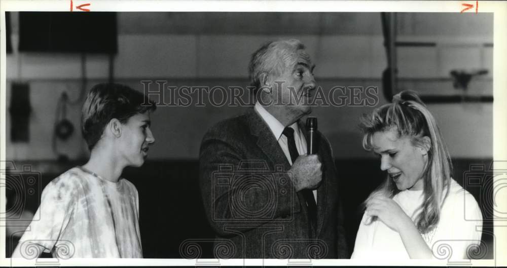 1990 Press Photo Syracuse Football Dick MacPherson &amp; Chittenango Students- Historic Images