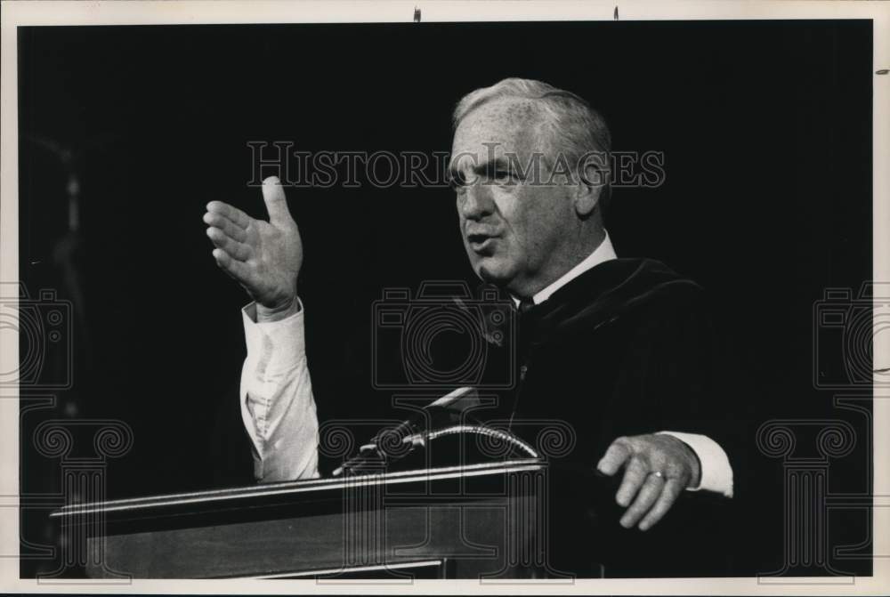 1990 Press Photo Syracuse University Football Dick MacPherson, Graduation- Historic Images